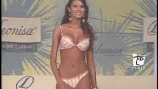 Desfile - Pasarela Furor Latino ColombiaModa 2008